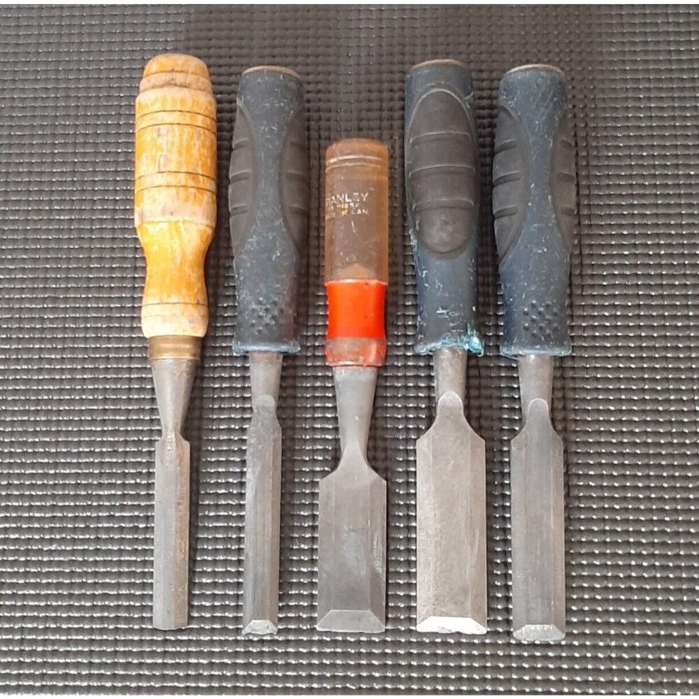 WOODWORKING CHISEL BUNDLE USED